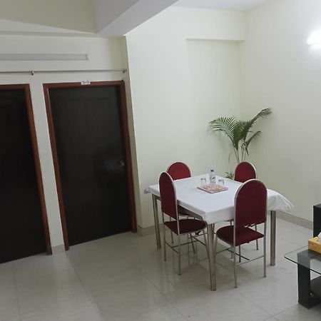 Rose Garden Guest House Khulna エクステリア 写真