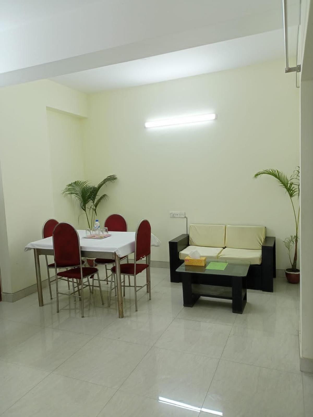 Rose Garden Guest House Khulna エクステリア 写真